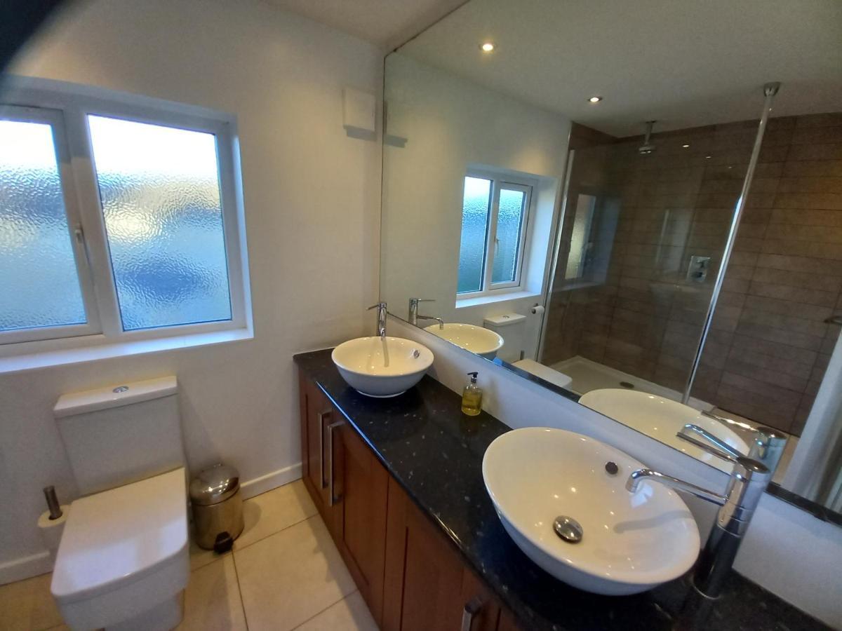 Grange Croft Villa Ben Rhydding Exterior photo